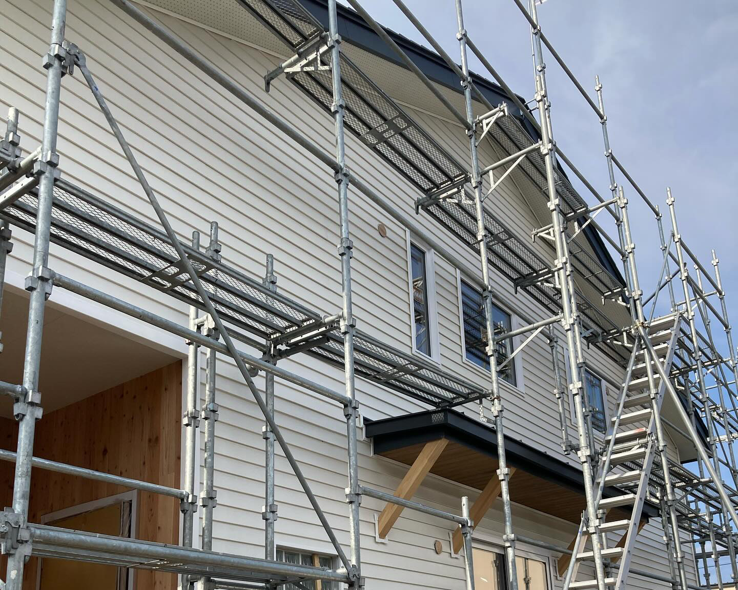 【帯広】安全性や快適性の向上とデザインを両立させる。