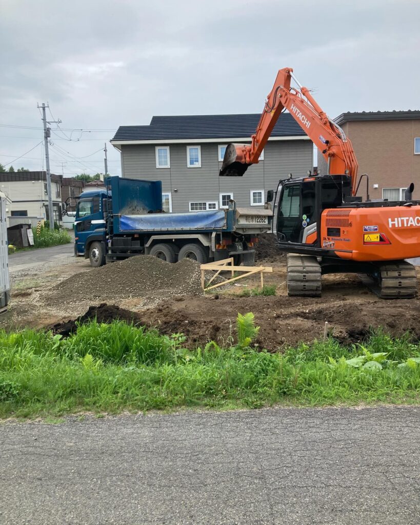 【帯広】地盤特性を見極めパイル工事で地盤補強。新築工事始まる。