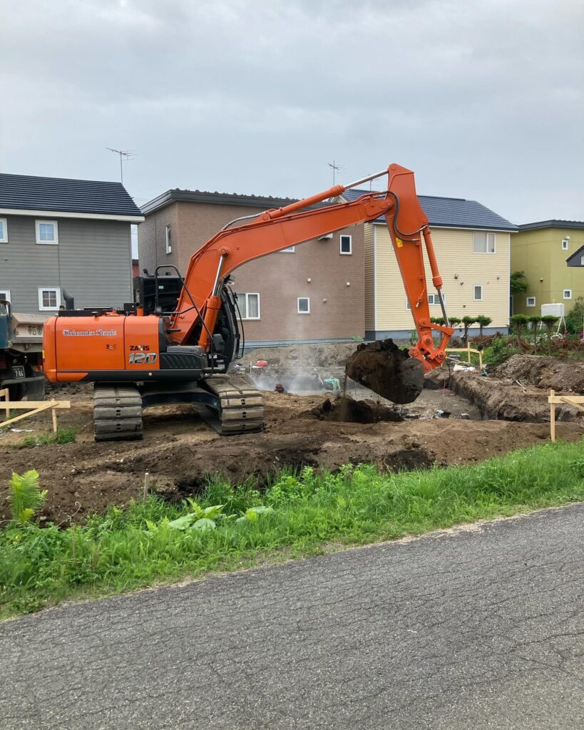 【帯広】地盤特性を見極めパイル工事で地盤補強。新築工事始まる。