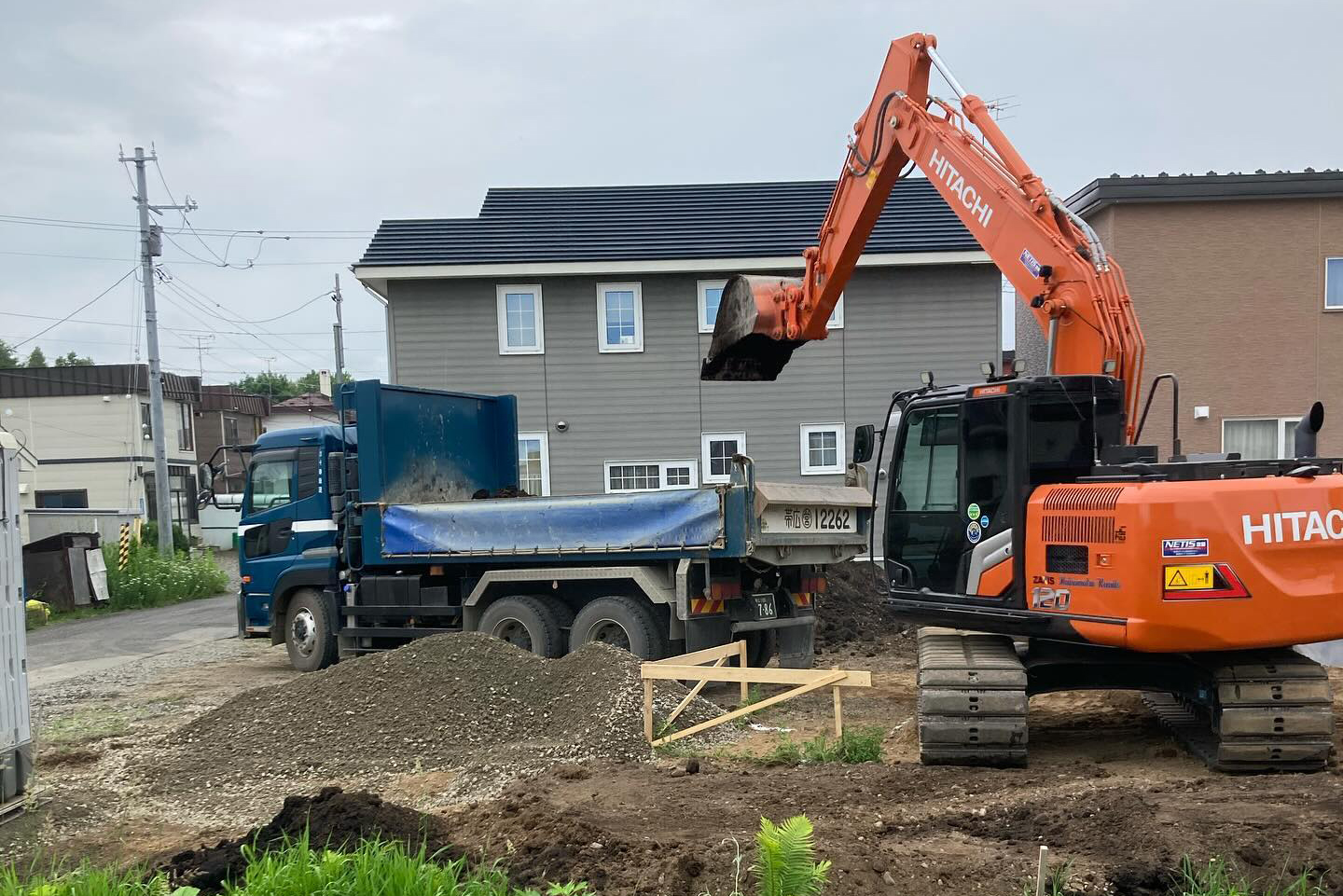 【帯広】地盤特性を見極めパイル工事で地盤補強。新築工事始まる。