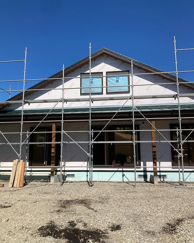 【帯広】機能性が加わる下屋根つけで家らしい暖かみ。