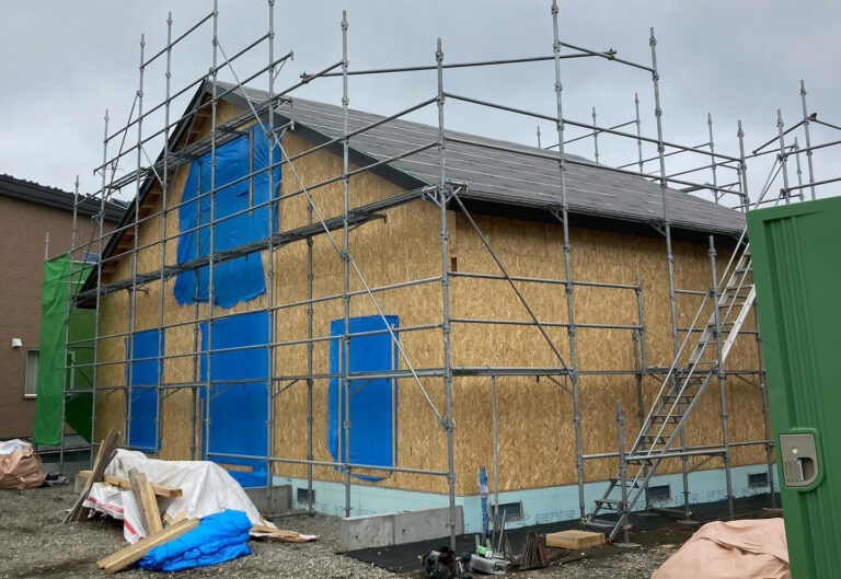 【帯広】機能性が加わる下屋根つけで家らしい暖かみ。