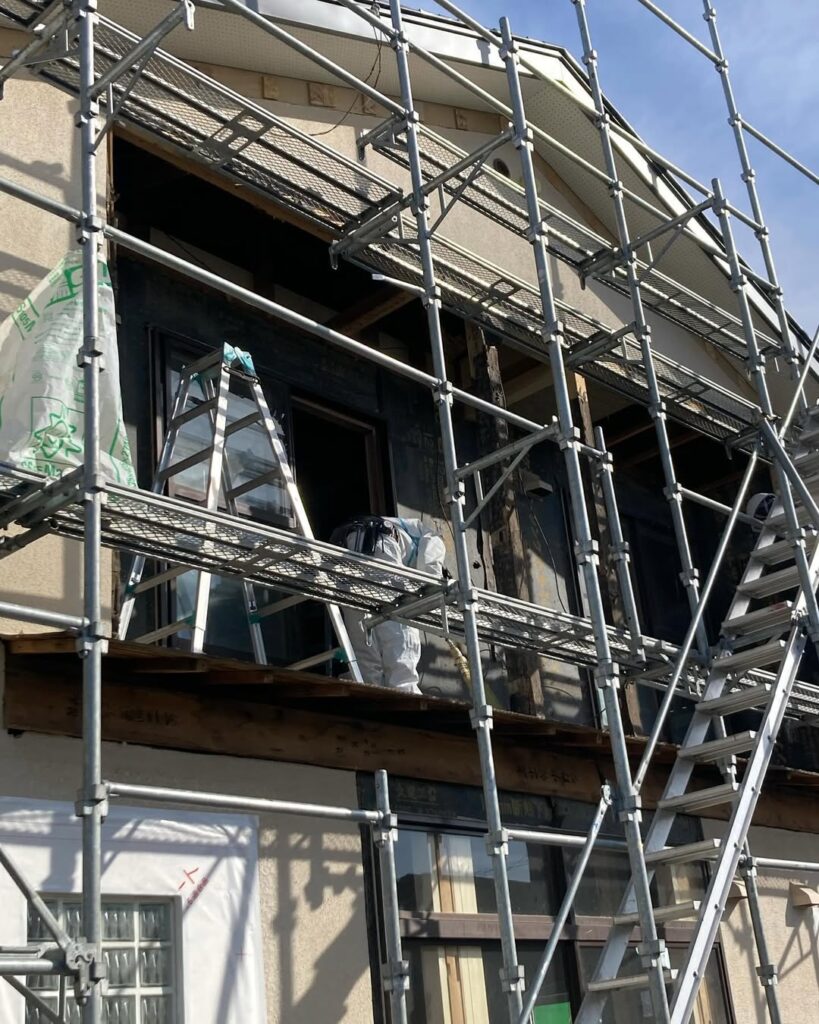 【帯広】床を解体し、古い梁を使って吹き抜けを作る