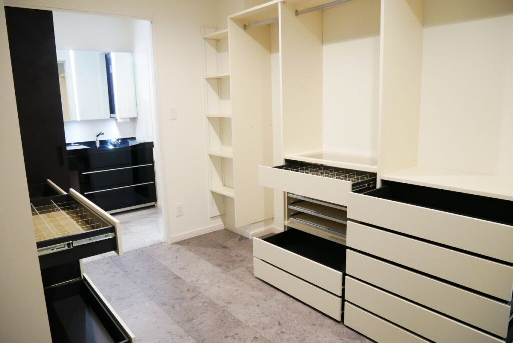 外観はアメリカン、室内はホテルライクなモダンデザインに 帯広市О邸