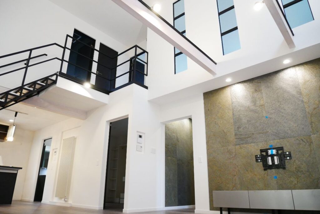 外観はアメリカン、室内はホテルライクなモダンデザインに 帯広市О邸