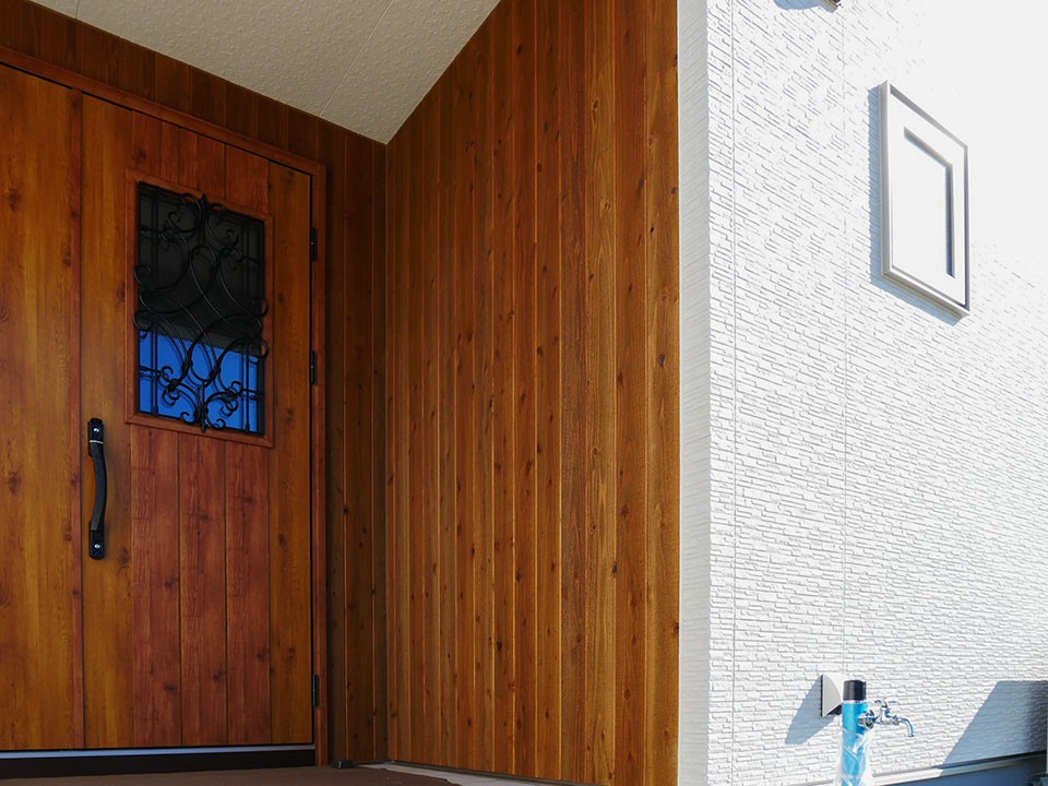 白と濃茶色の温かみあるモダンな家　帯広市B邸　2019年完成