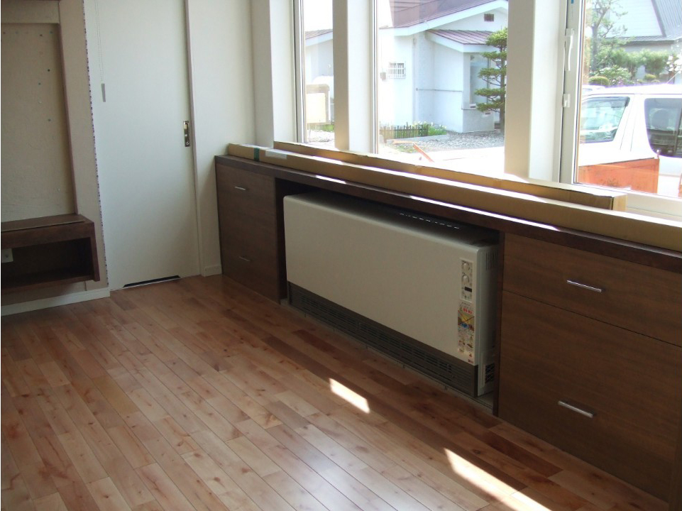 大きな窓と吹抜けで明るい雰囲気の家　帯広市Ｋ邸