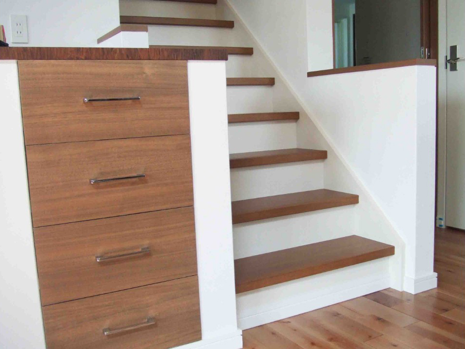 大きな窓と吹抜けで明るい雰囲気の家　帯広市Ｋ邸