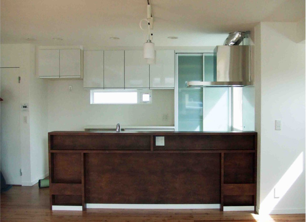 大きな窓と吹抜けで明るい雰囲気の家　帯広市Ｋ邸