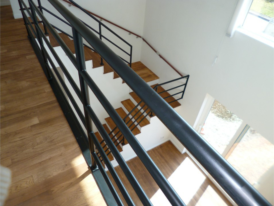 木と鉄を組み合わせたインダストリアルな仕上げ　帯広市Y邸