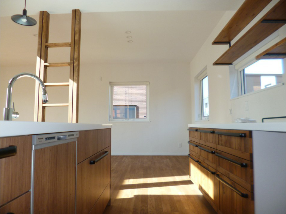 木と鉄を組み合わせたインダストリアルな仕上げ　帯広市Y邸