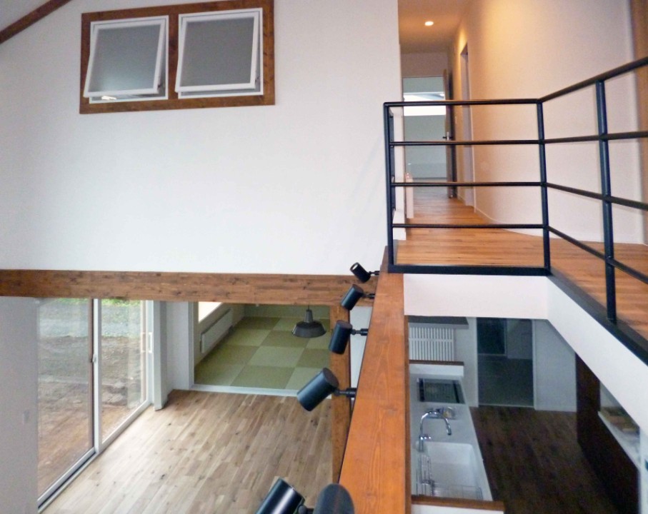 道南杉と漆喰で民家風に　帯広市K邸