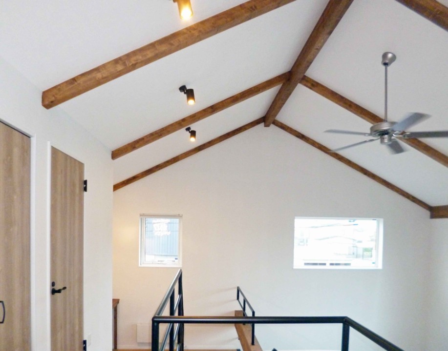 道南杉と漆喰で民家風に　帯広市K邸