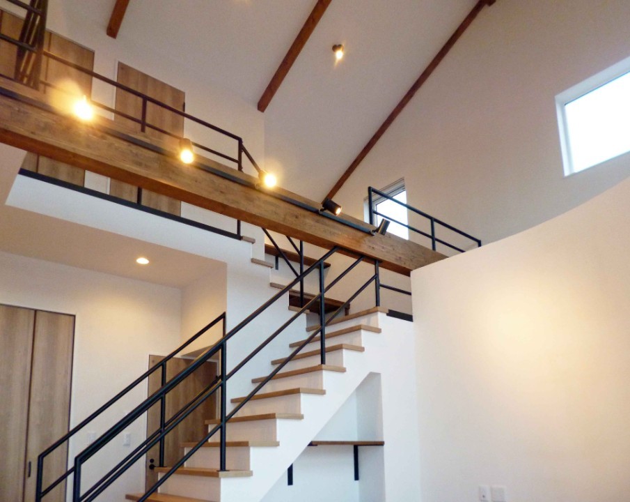 道南杉と漆喰で民家風に　帯広市K邸