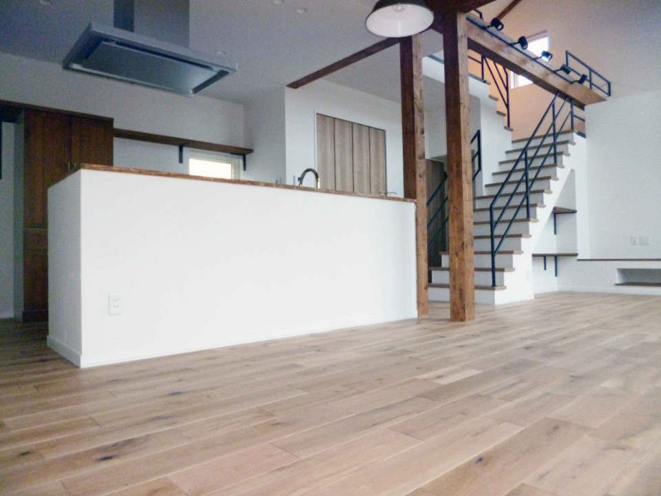 道南杉と漆喰で民家風に　帯広市K邸