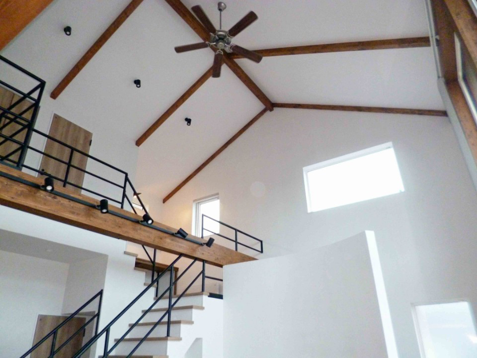 道南杉と漆喰で民家風に　帯広市K邸